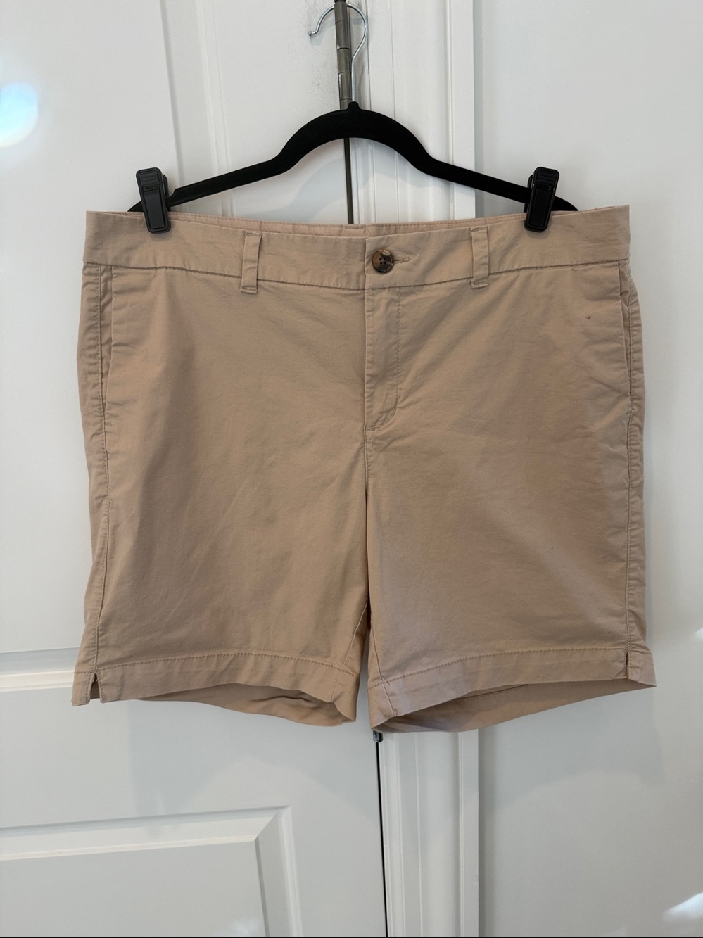 Old Navy Everyday Shorts 7” Size 14  Tan